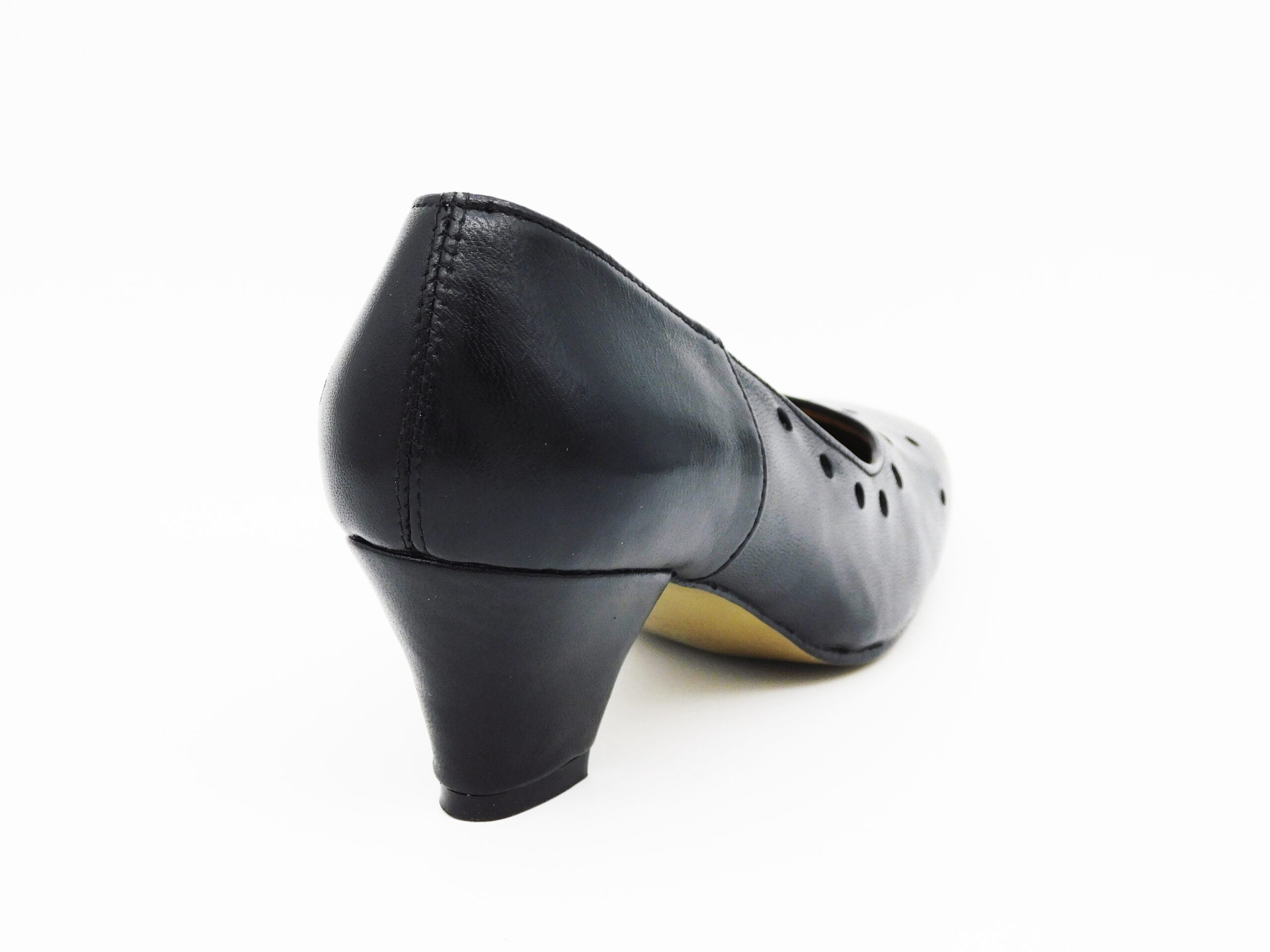 003 Victoria Fel-2113